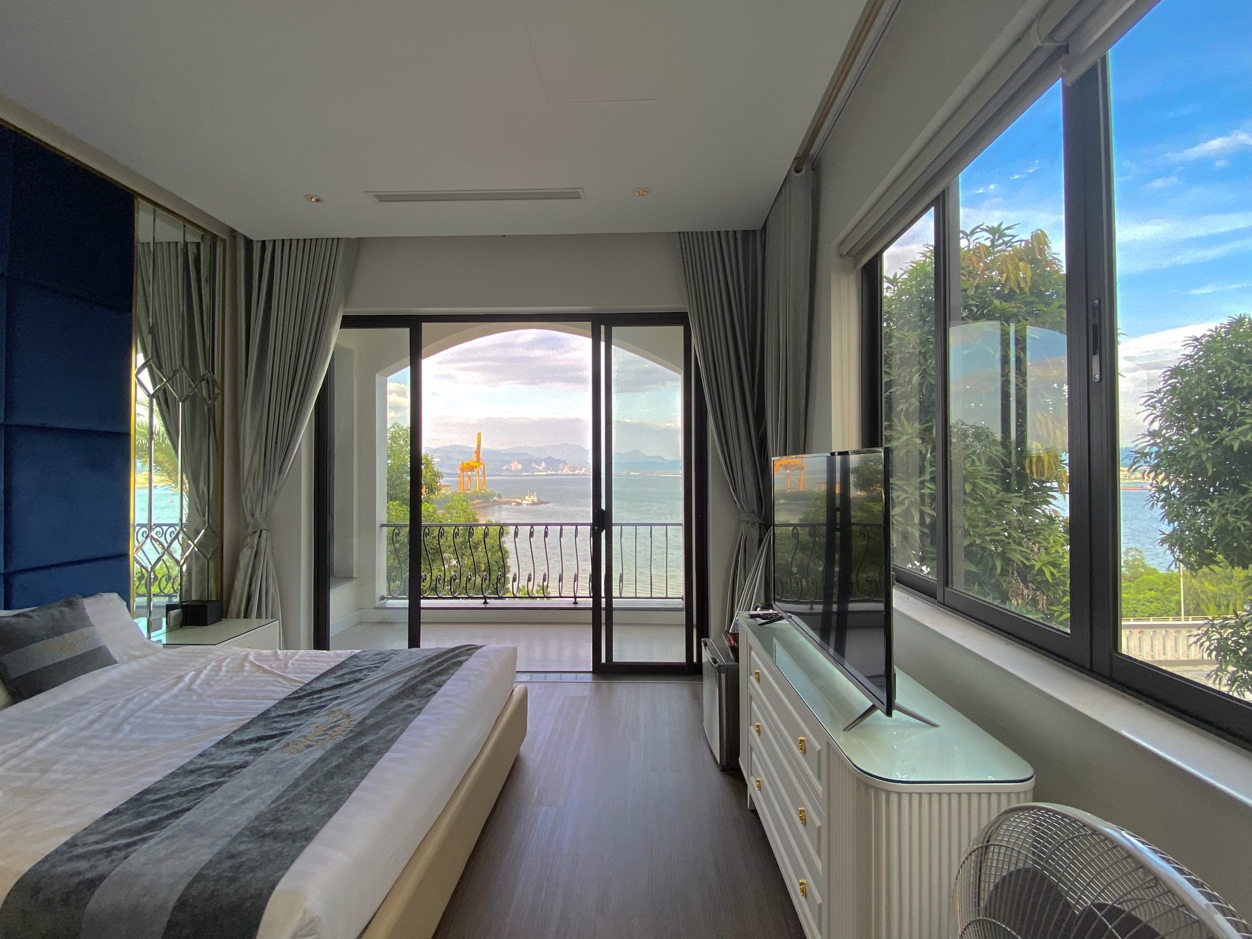 Đánh giá Beverly Hill Ha Long Villas & Apartments : Bevrely Hills Hạ Long – Đồi Hải Quân