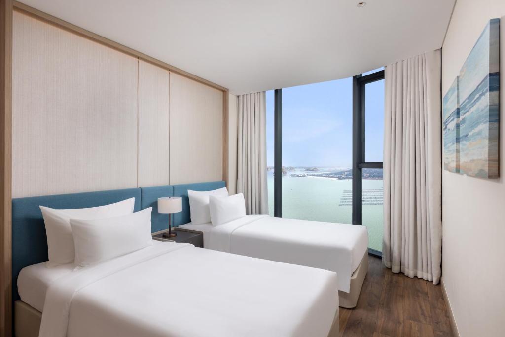 Review A La Carte Ha Long Bay Managed by TASECO: khách sạn 5 sao gần biển Marina Bay