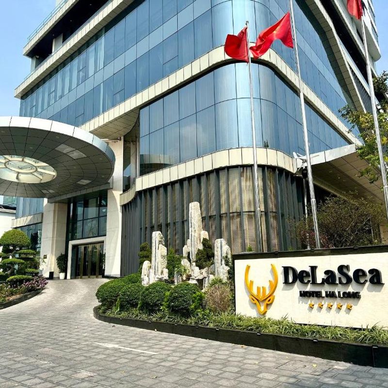 Review DeLaSea Ha Long Hotel: Trải nghiệm thực tế về vị trí, phòng nghỉ và dịch vụ