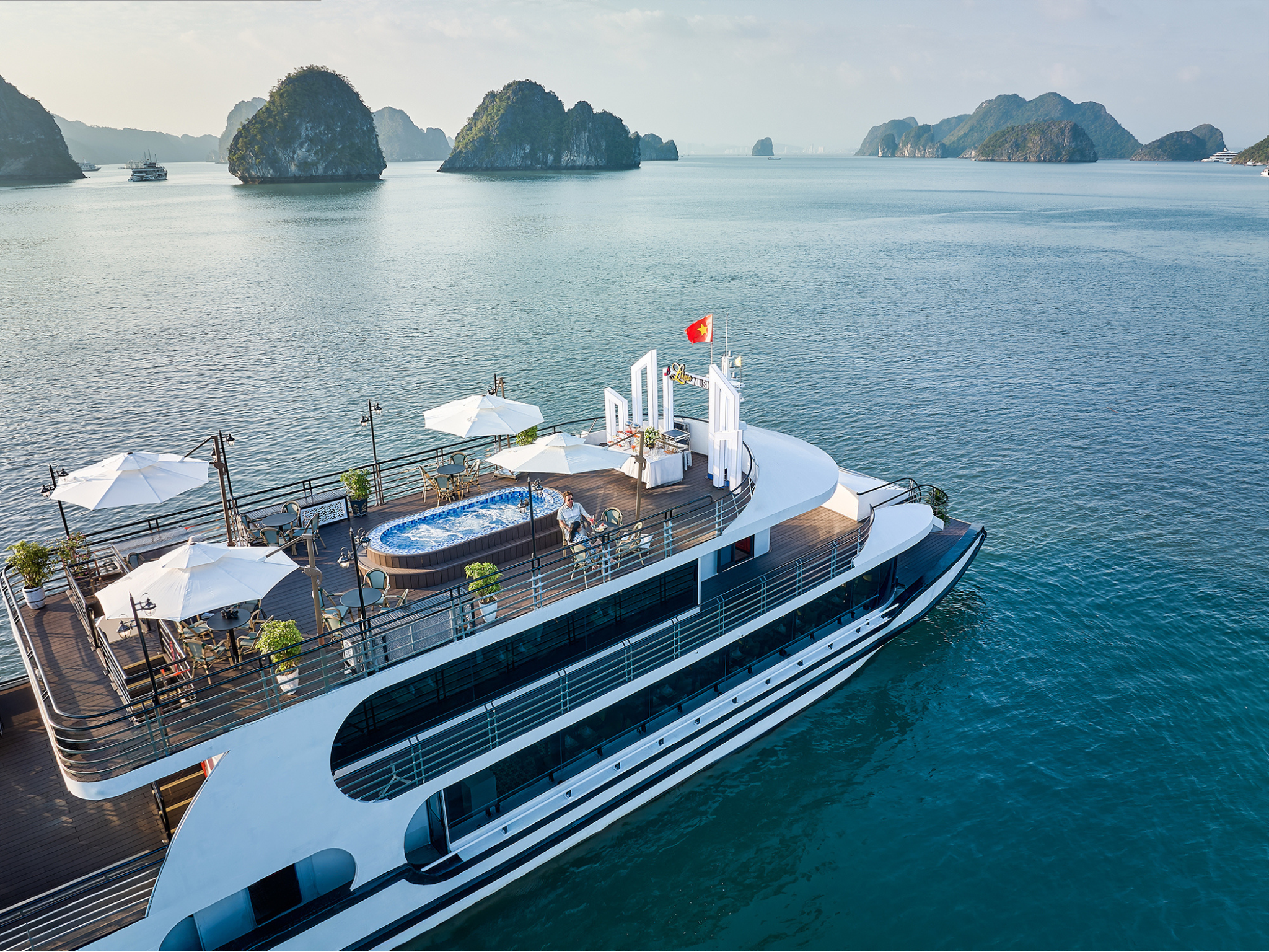 Review Du thuyền Cozy Bay Cruise: Trải nghiệm lưu trú và khám phá Vịnh Hạ Long