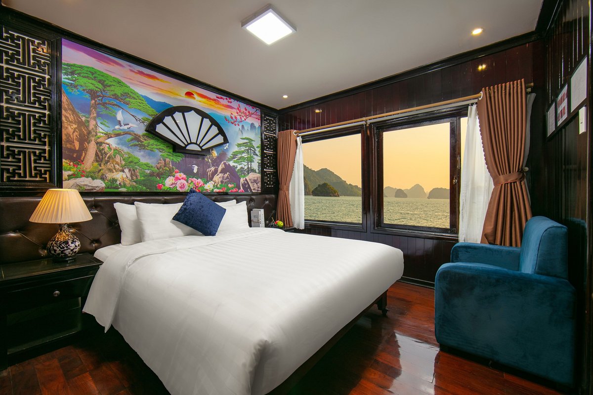 Review Halong Fantasea Cruise: Du thuyền gỗ truyền thống cho gia đình tại Hạ Long