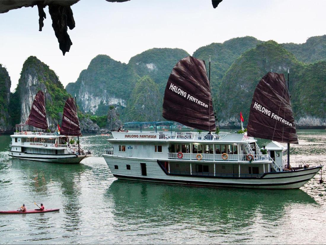 Review Halong Fantasea Cruise: Du thuyền gỗ truyền thống cho gia đình tại Hạ Long