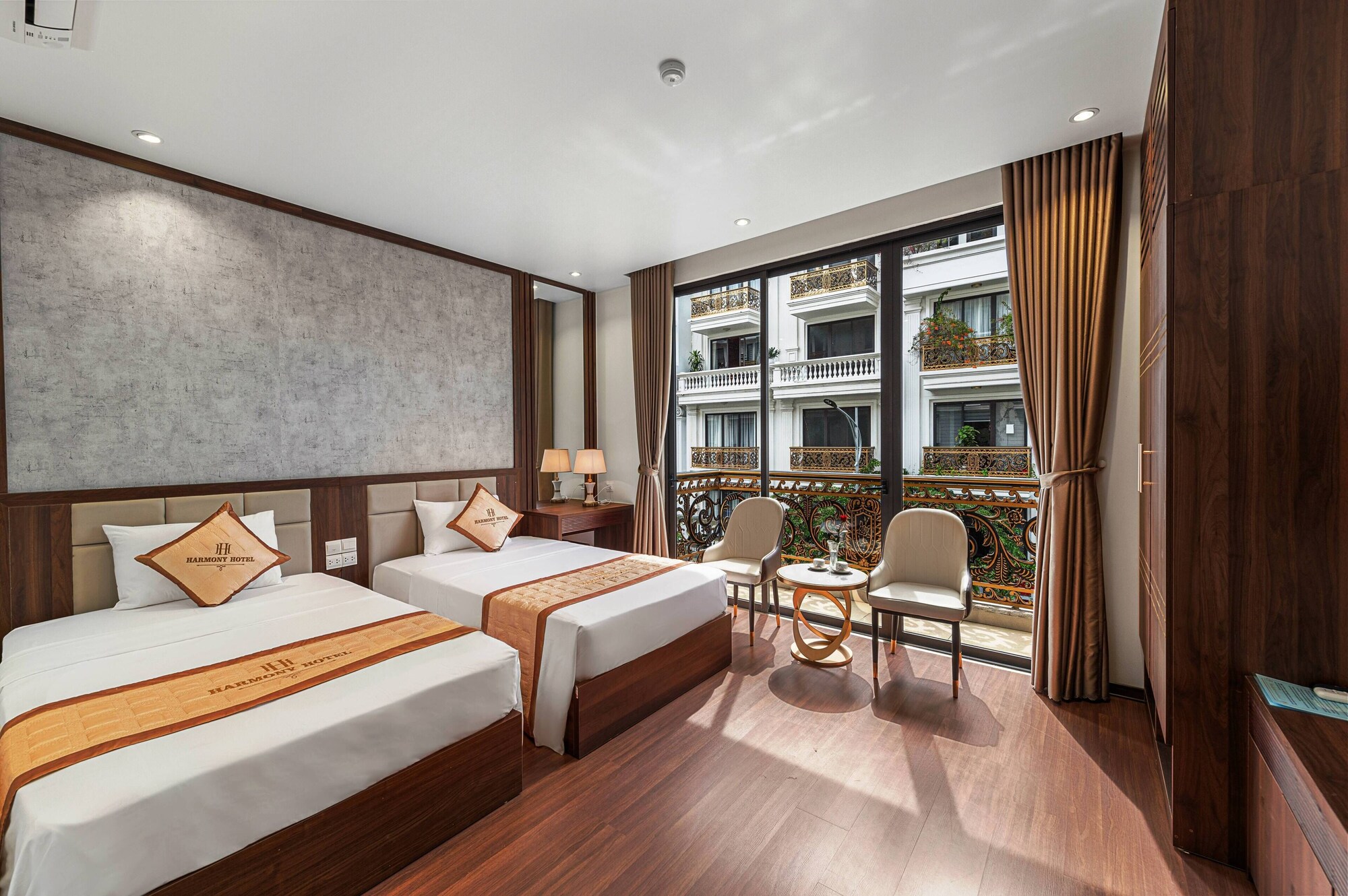 Review Harmony Ha Long Hotel: Vị trí, hạng phòng, tiện ích và giá phòng mới nhất