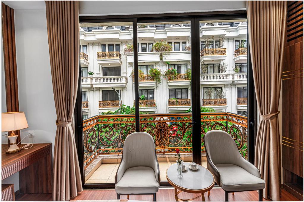 Review Harmony Ha Long Hotel: Vị trí, hạng phòng, tiện ích và giá phòng mới nhất