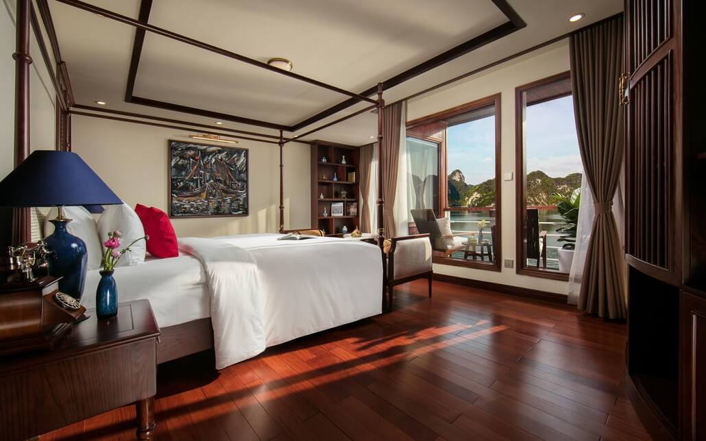 Review Heritage Cruises Binh Chuan Cat Ba Archipelago: Du thuyền di sản giữa Cát Bà