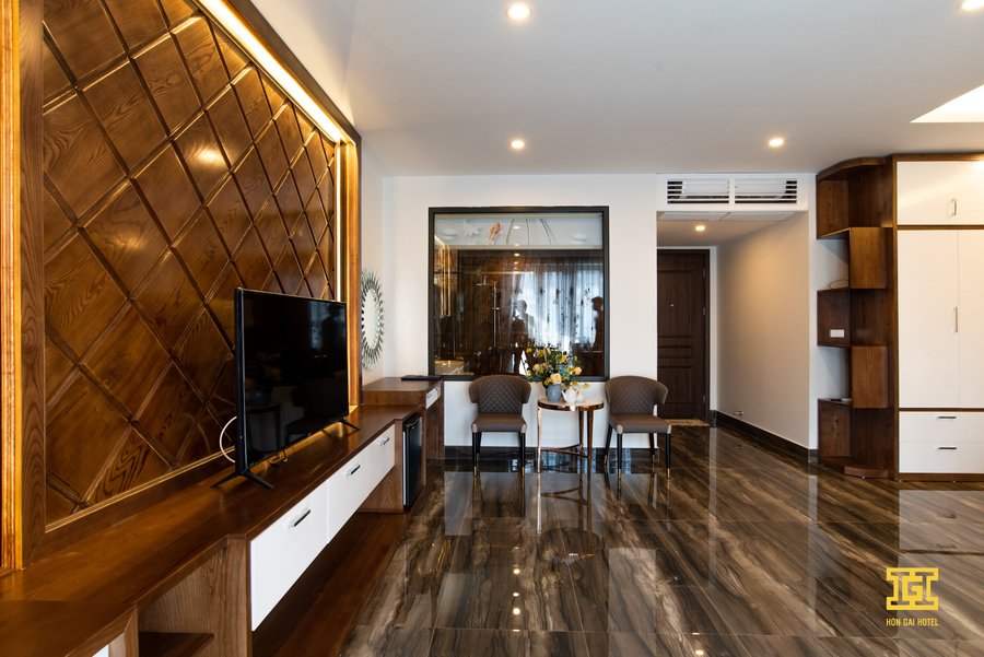 Review Hòn Gai Hotel: Vị trí, dịch vụ và trải nghiệm lưu trú tại Hạ Long