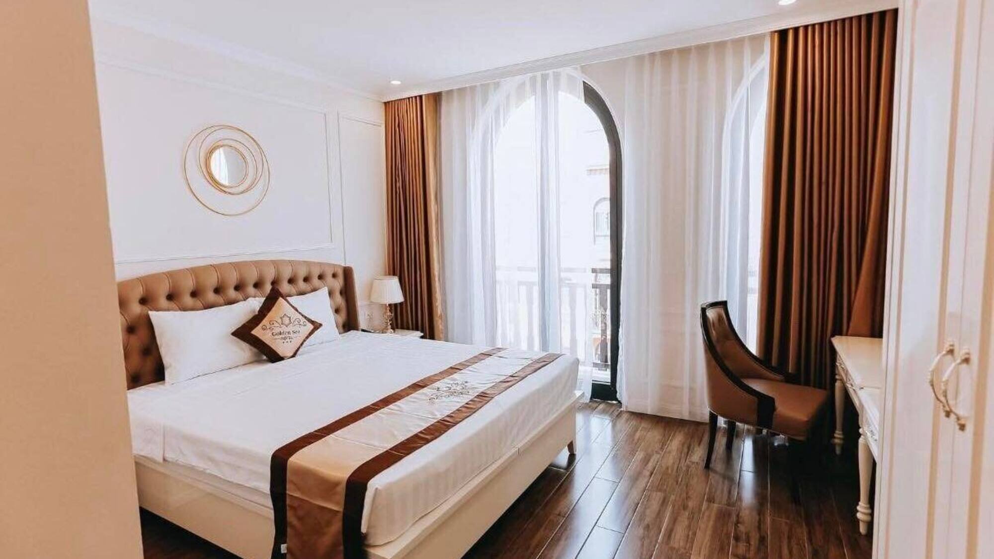 Review Khách sạn Golden Sea Vịnh Hạ Long: Vị Trí, Dịch Vụ, Hạng Phòng Và Trải Nghiệm Lưu Trú