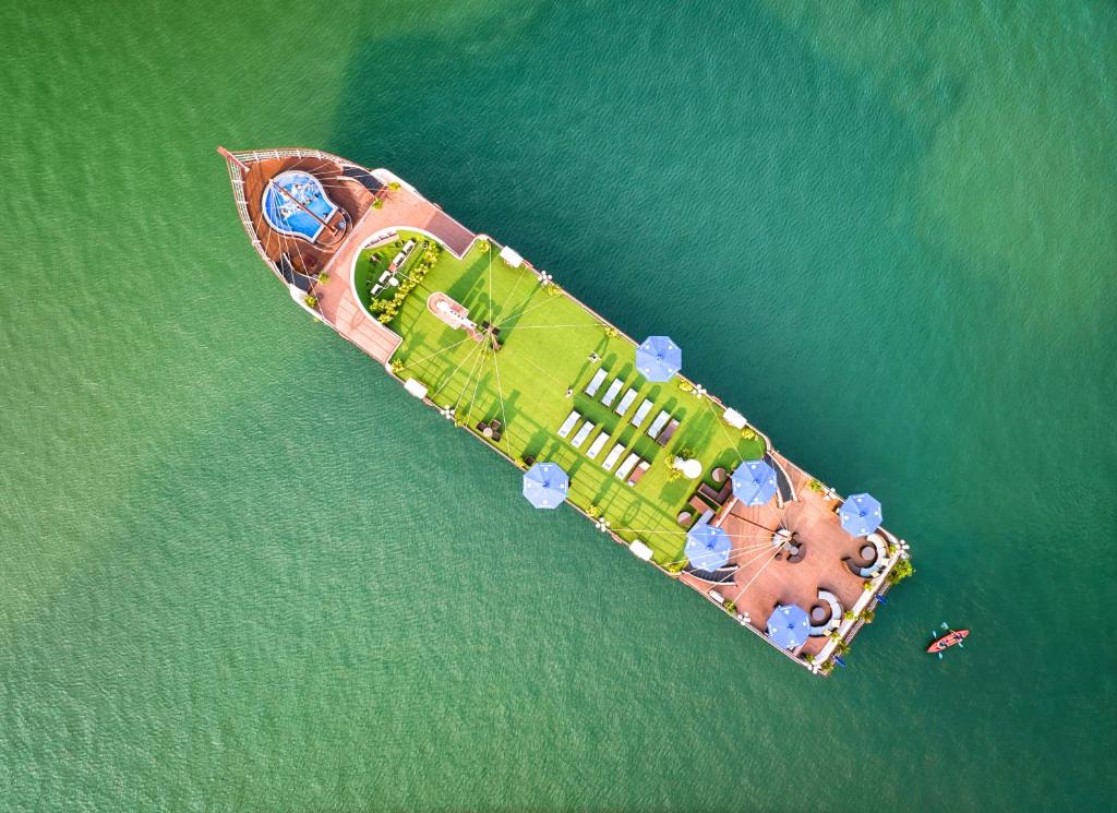 Review Le Journey Cruise Hạ Long: trải nghiệm nghỉ dưỡng trên du thuyền tại Tuần Châu