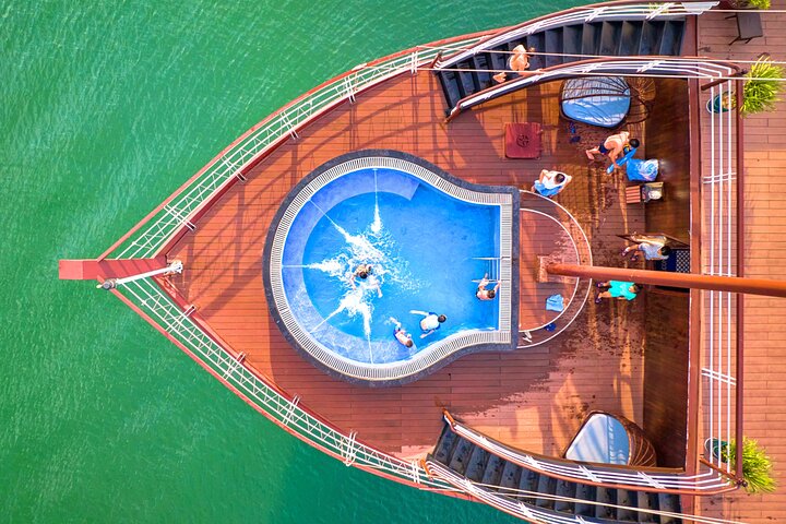Review Le Journey Cruise Hạ Long: trải nghiệm nghỉ dưỡng trên du thuyền tại Tuần Châu