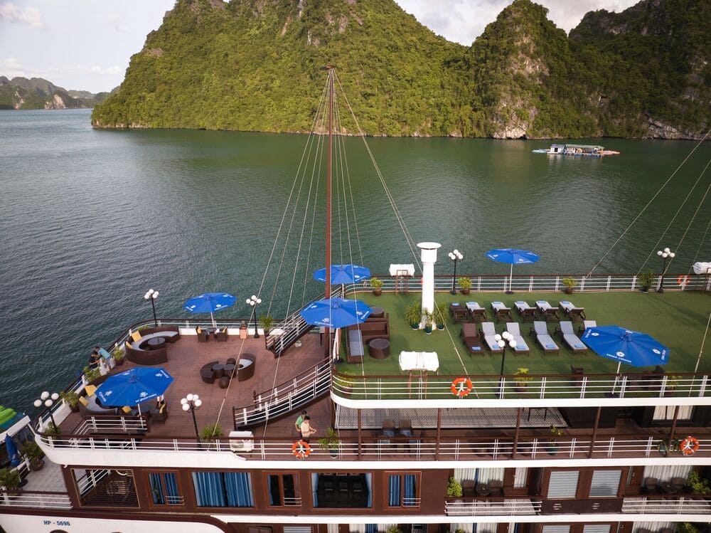 Review Le Journey Luxury Cruise Vịnh Lan Hạ: Trải Nghiệm Du Thuyền Tại Tuần Châu