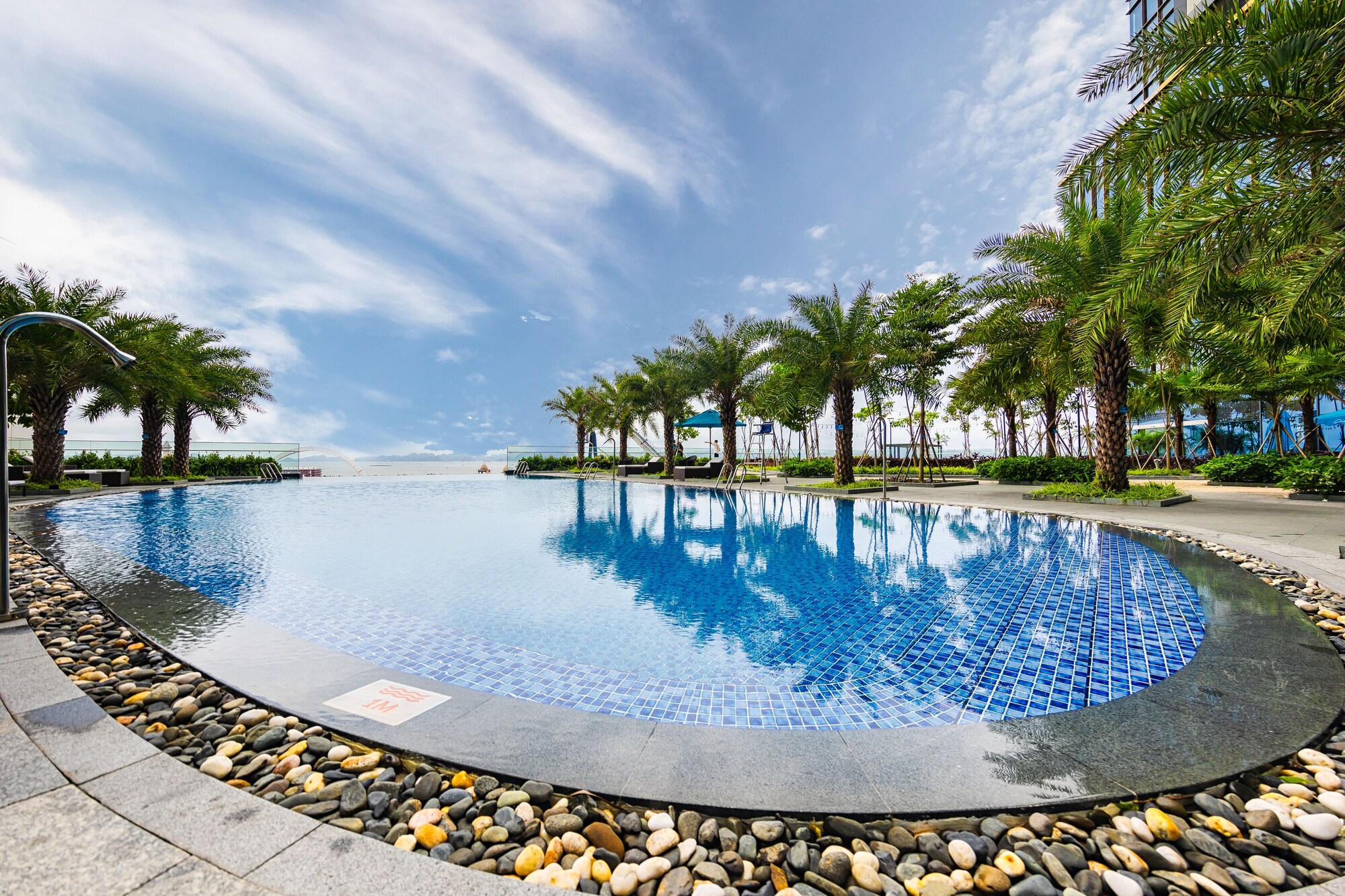 Review Muong Thanh Luxury Ha Long Centre Hotel: Vị trí, hạng phòng, tiện ích và trải nghiệm thực tế