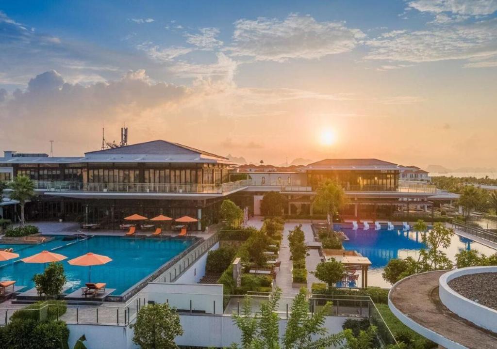 Review Oakwood Ha Long: Khu nghỉ dưỡng biệt thự ven Bãi Cháy có gì đáng chú ý?