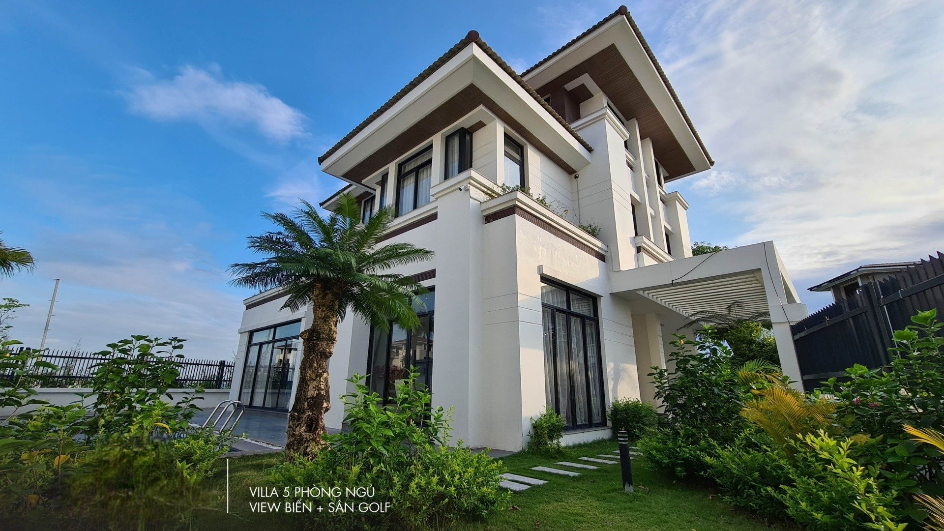 Review Phoenix Villas FLC Hạ Long: Biệt thự nghỉ dưỡng có hồ bơi, riêng tư và gần điểm vui chơi