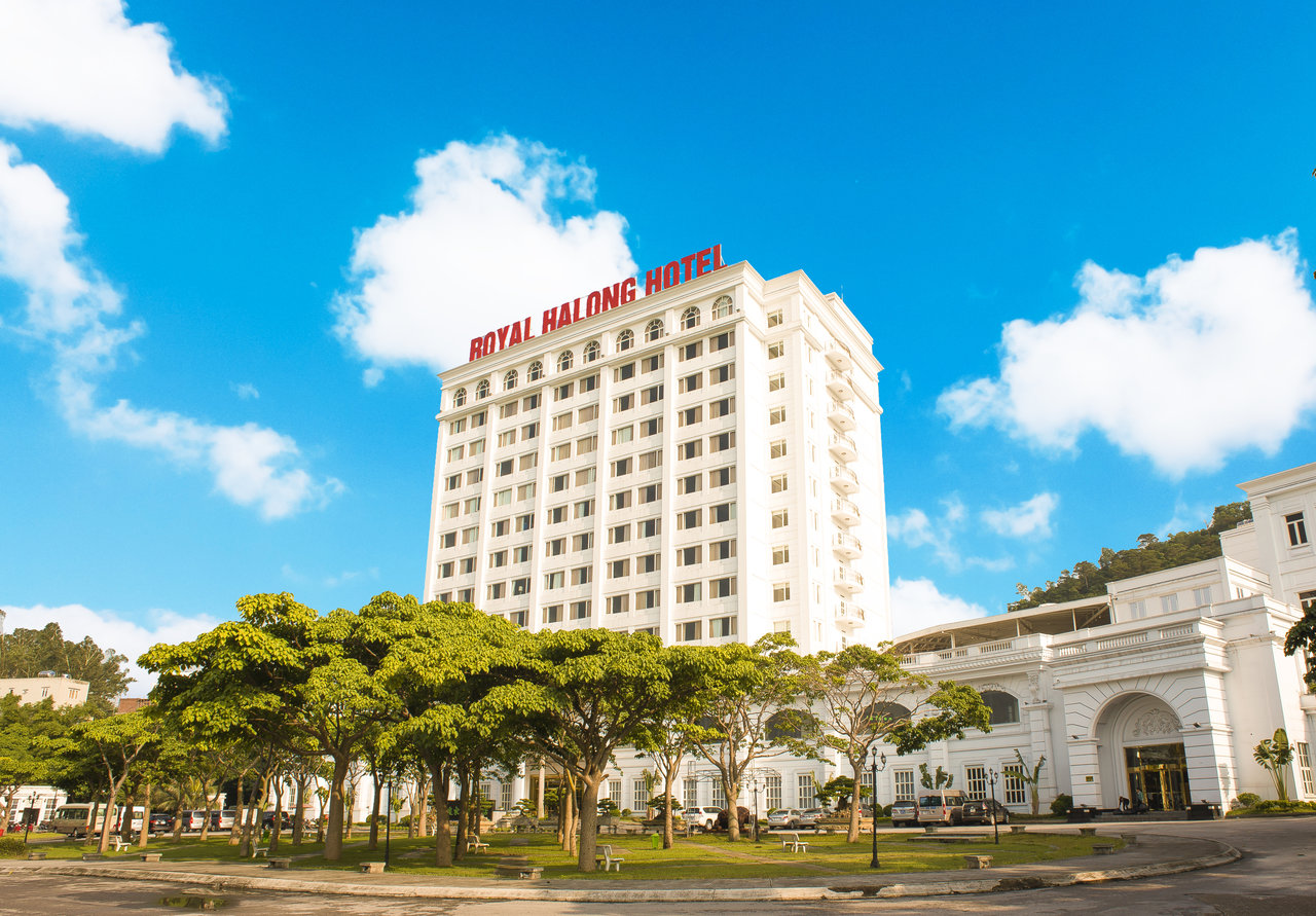 Review Royal Halong Hotel 5 Star: khách sạn 5 sao phong cách châu Âu tại Bãi Cháy