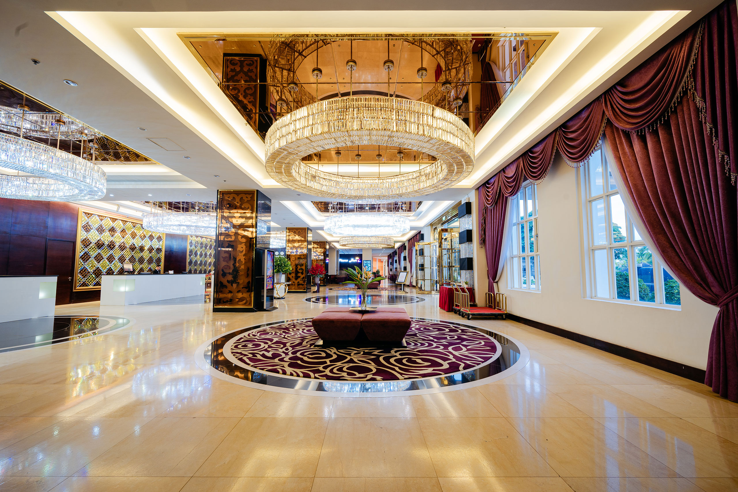 Review Royal Halong Hotel 5 Star: khách sạn 5 sao phong cách châu Âu tại Bãi Cháy