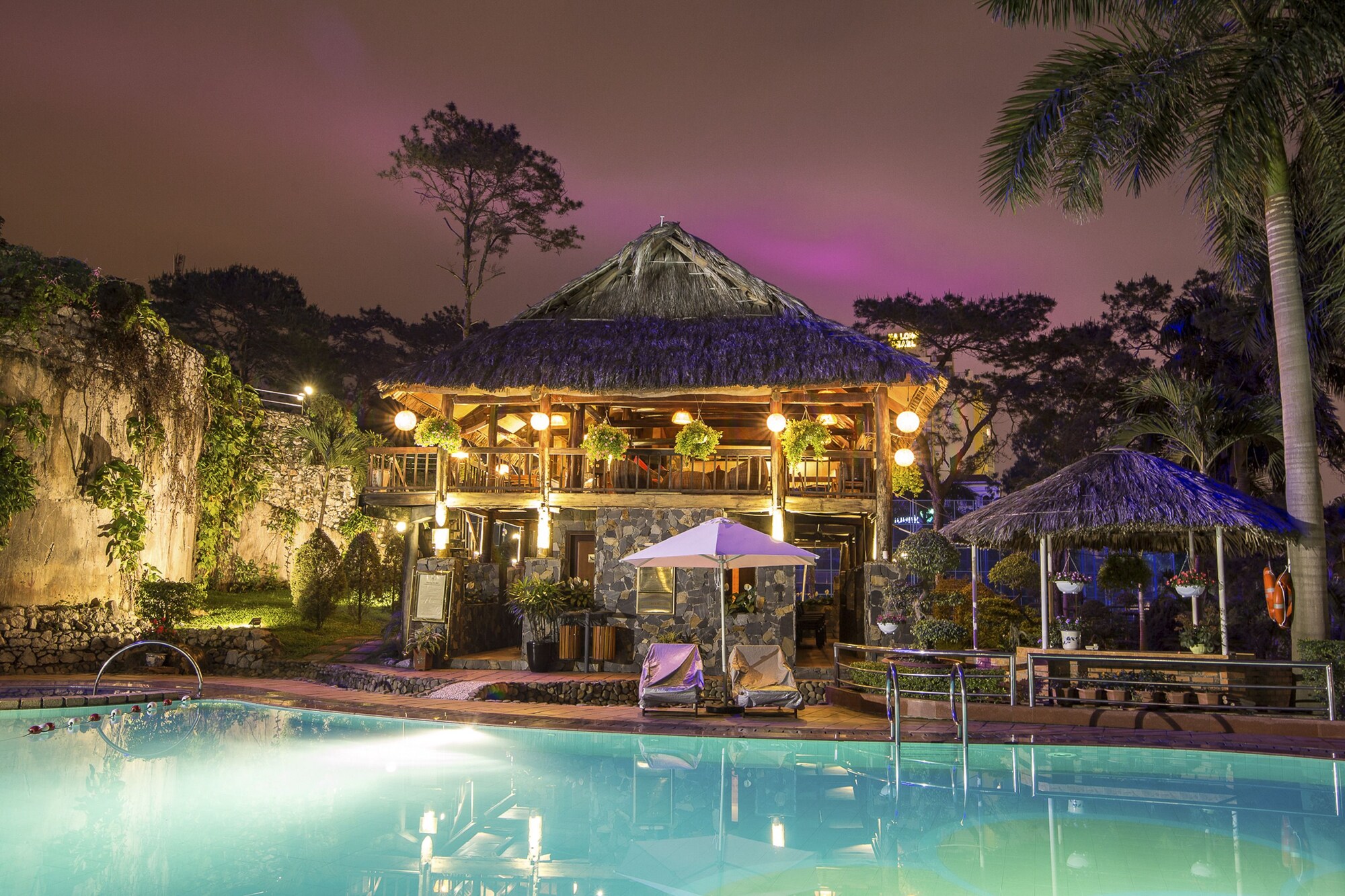Review Saigon Halong Hotel: Khách sạn 4 sao view vịnh tại Bãi Cháy