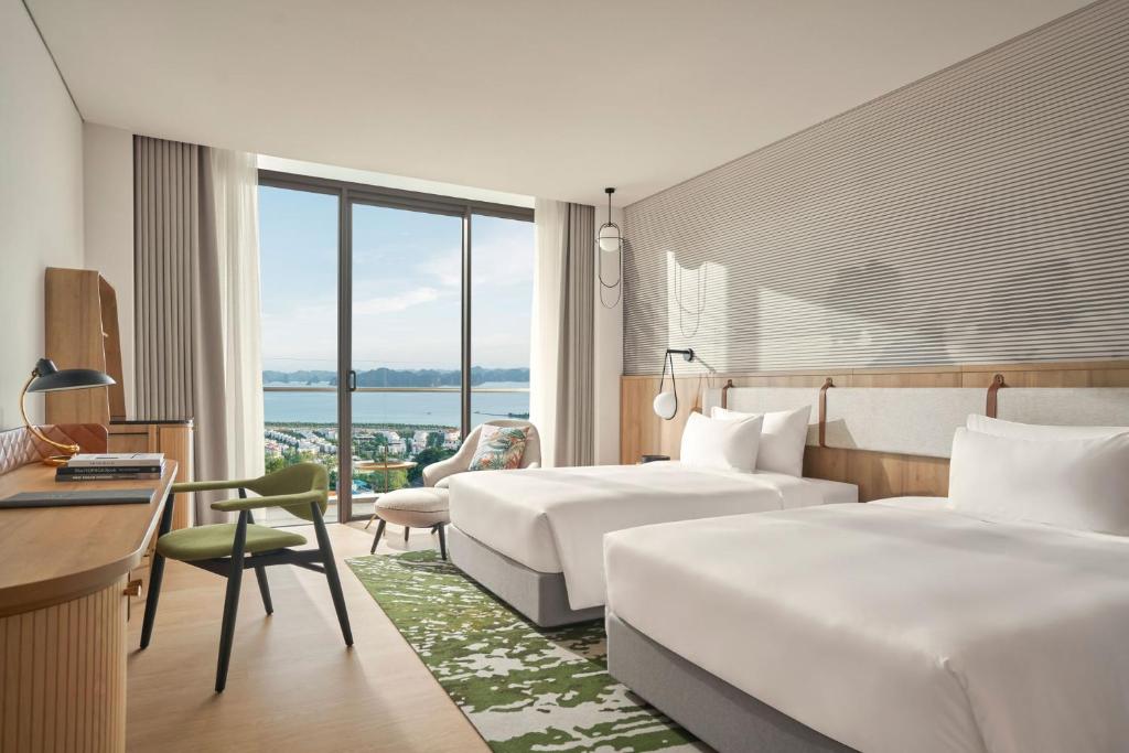 Review The Yacht Hotel by DC: khách sạn phong cách du thuyền tại Bãi Cháy