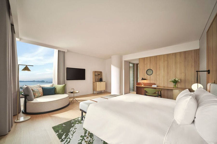 Review The Yacht Hotel by DC: khách sạn phong cách du thuyền tại Bãi Cháy
