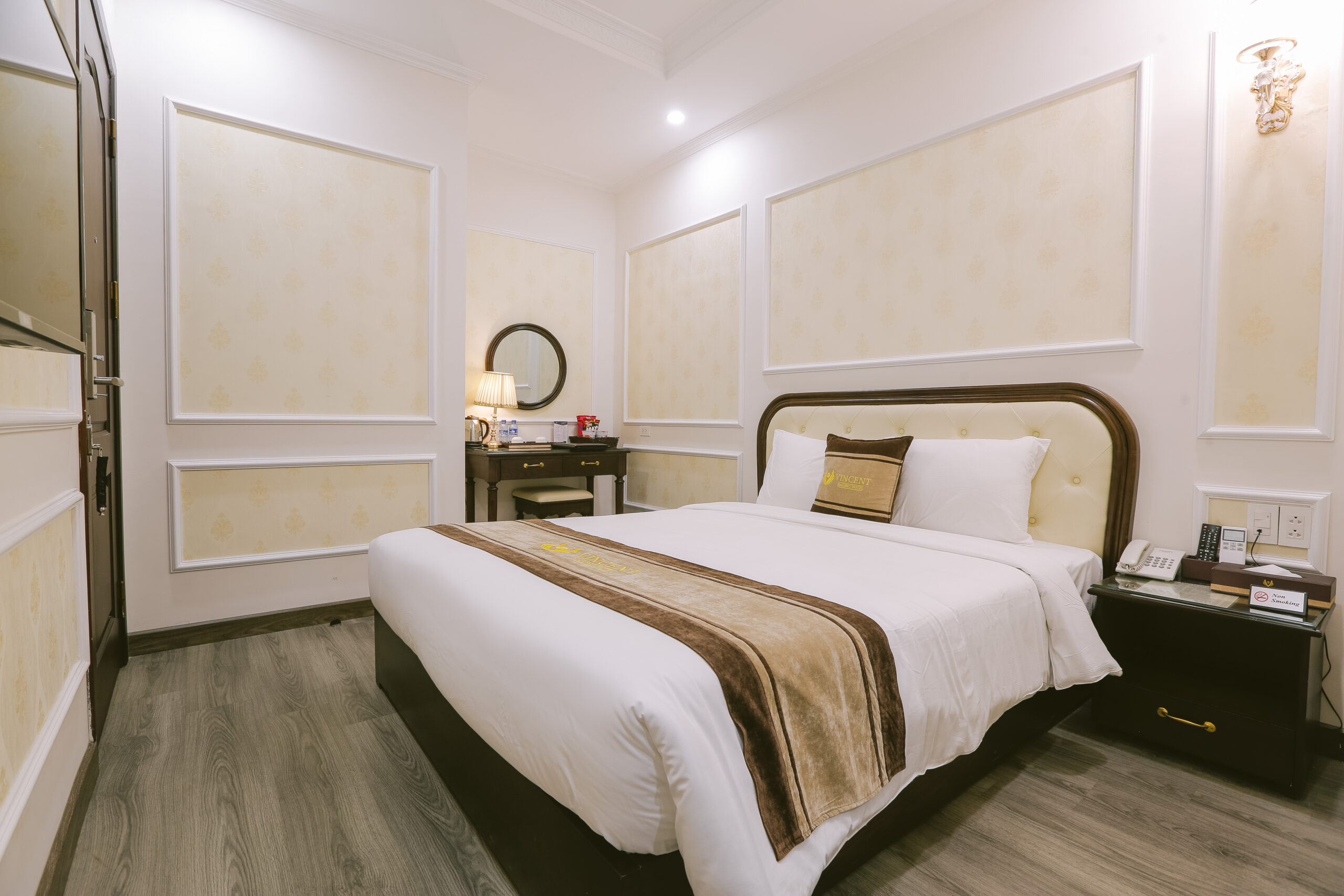Review Vincent Ha Long Hotel: Khách sạn 3 sao tân cổ điển tại Bãi Cháy