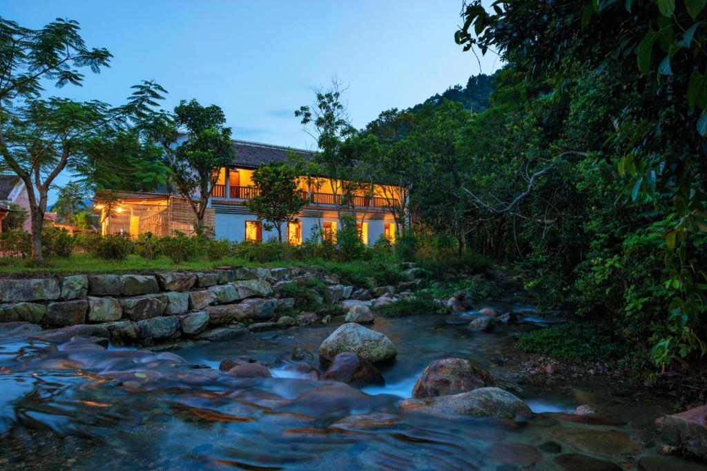 Review Yen Tu Village: vị trí, tiện ích, giá phòng và kinh nghiệm lưu trú