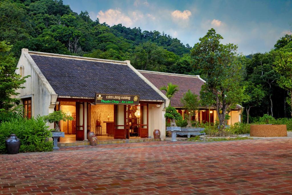 Review Yen Tu Village: vị trí, tiện ích, giá phòng và kinh nghiệm lưu trú