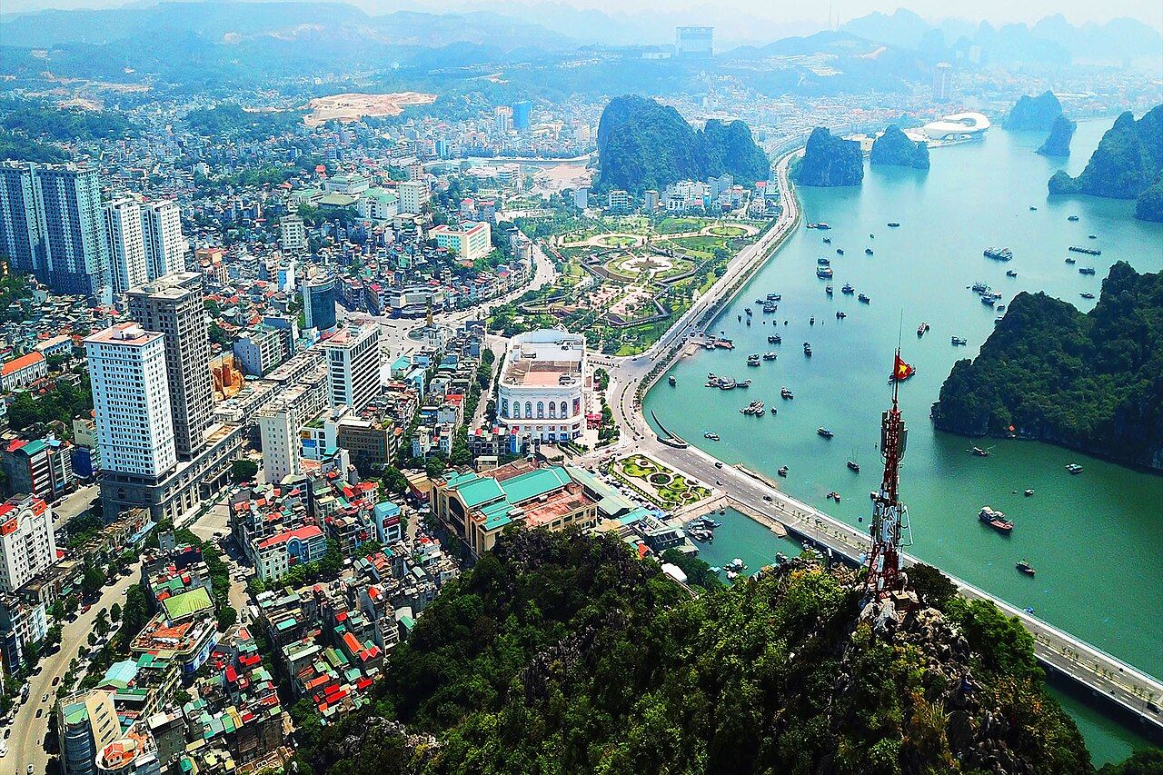 Review Bien Dong Hotel Ha Long: Vị trí, tiện ích, hạng phòng và kinh nghiệm lưu trú
