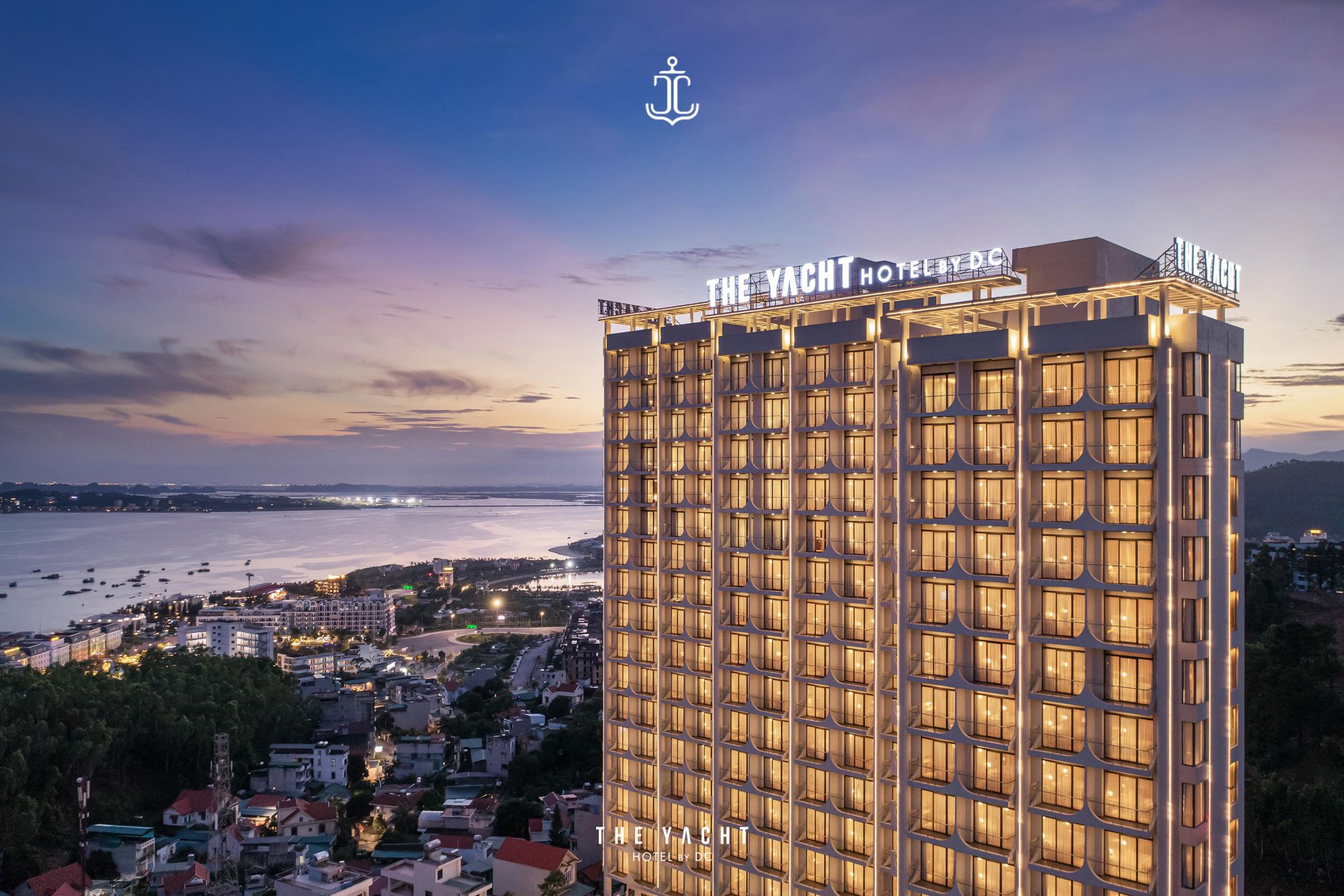 Review The Yacht Hotel by DC: khách sạn phong cách du thuyền tại Bãi Cháy