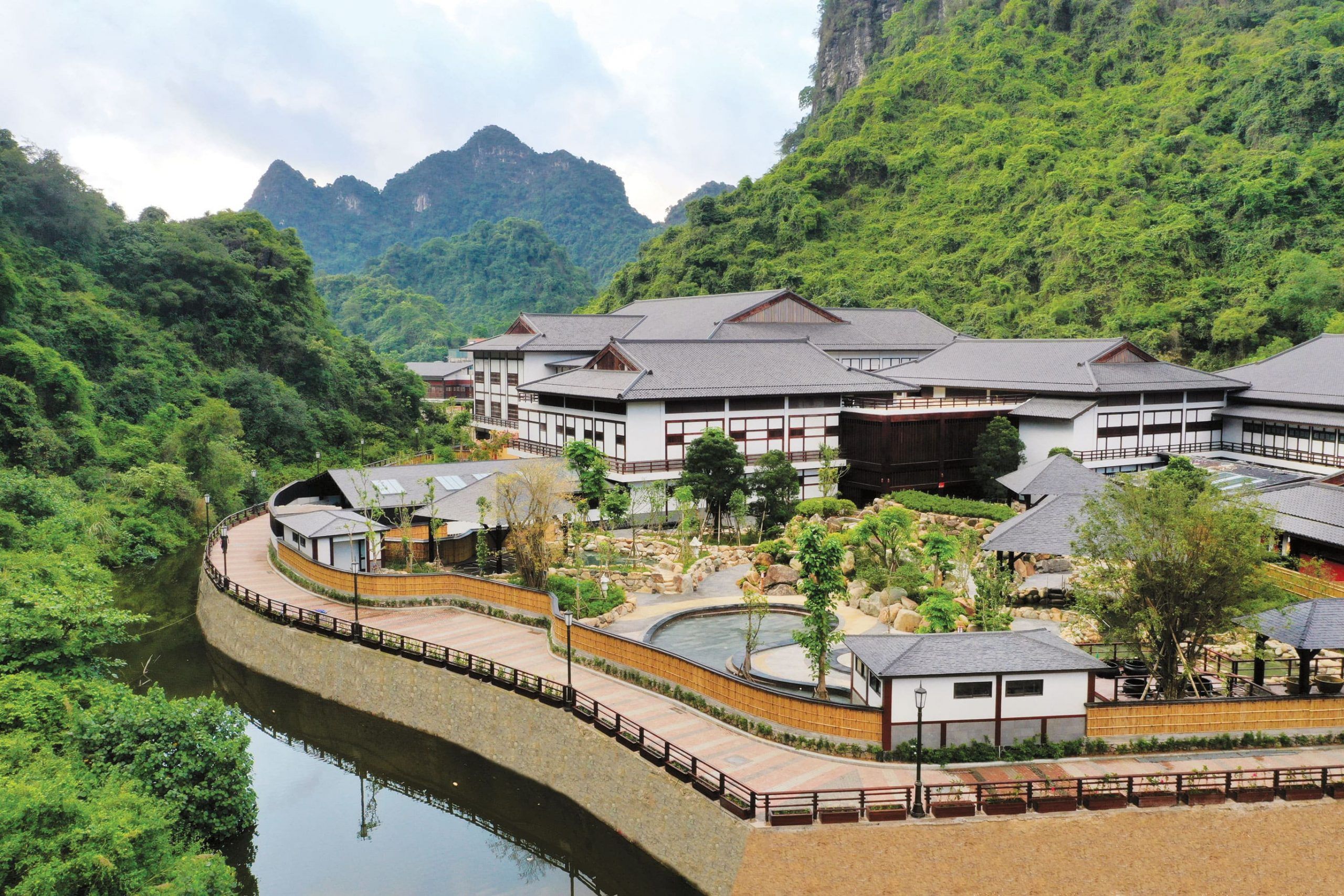 Review Yoko Onsen Quang Hanh 2026: Giá vé, trải nghiệm tắm khoáng và lưu ý cần biết