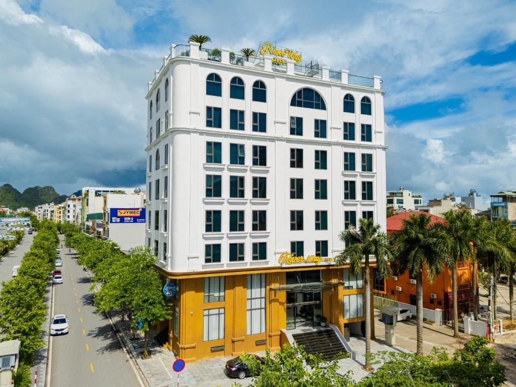 Review River Hotel Ha Long: khách sạn 2 sao gần Bãi Cháy có gì đáng cân nhắc?